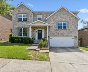 8052 Brockman Ln, Nashville, TN 37211