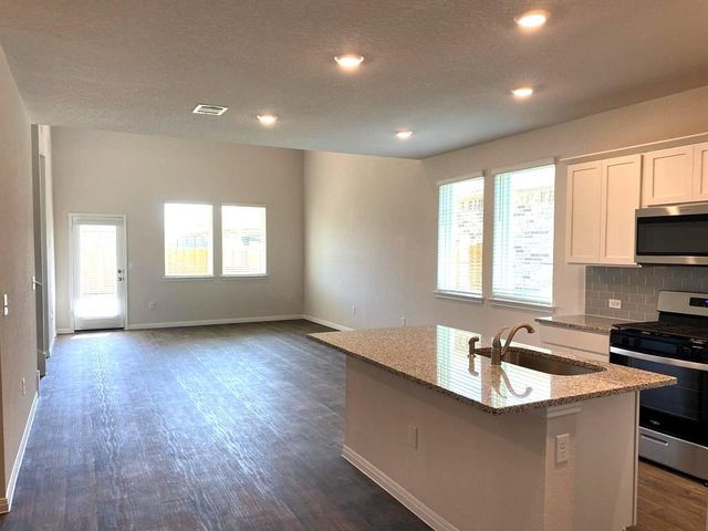 228 Connor LN, Georgetown, TX 78626