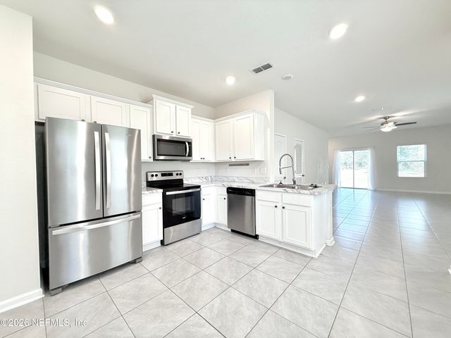 7670 LEGACY Trail, Jacksonville, FL 32256