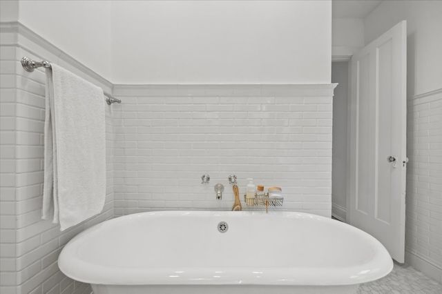 507 W Briar Place 2, Chicago, IL 60657