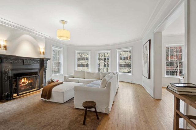 507 W Briar Place 2, Chicago, IL 60657
