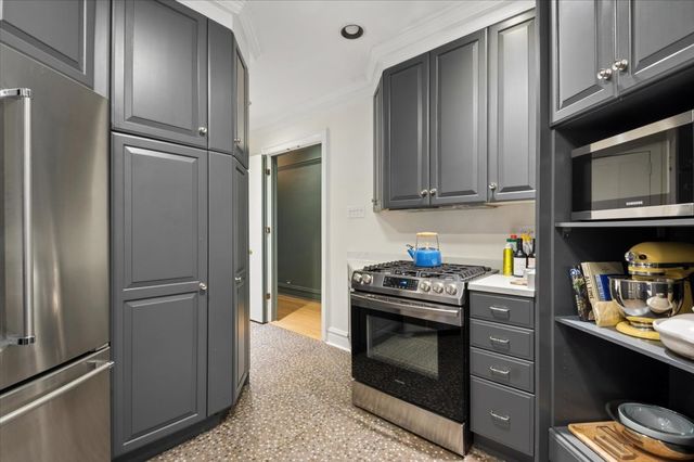 507 W Briar Place 2, Chicago, IL 60657