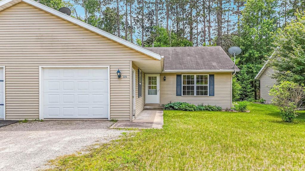 225 E CENTER STREET, Wautoma, WI 54982