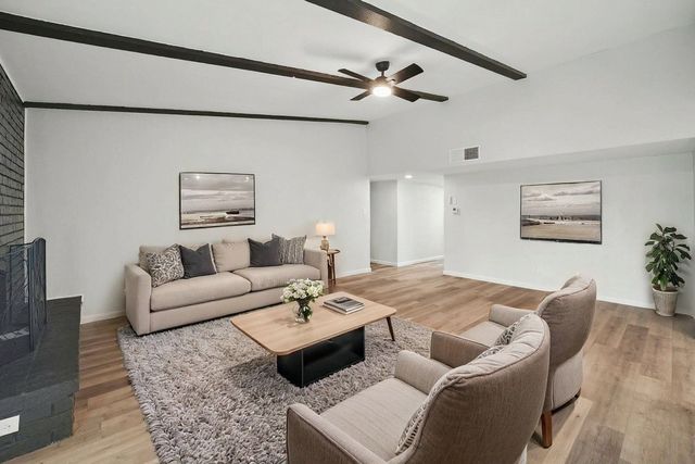 2221 Pennington Drive, Arlington, TX 76014
