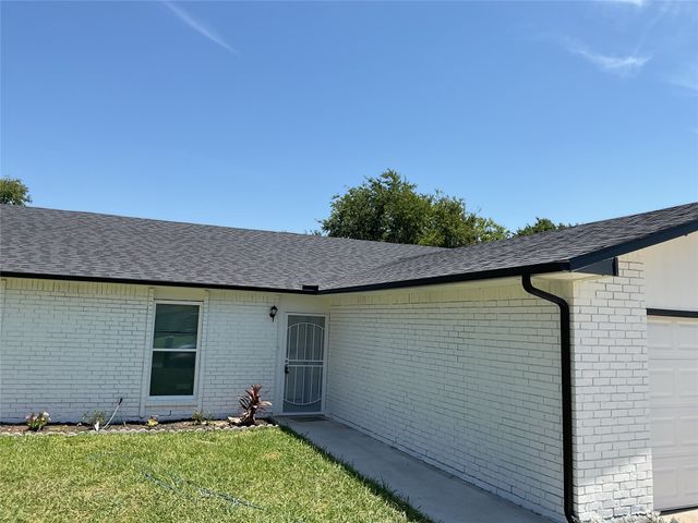 2221 Pennington Drive, Arlington, TX 76014