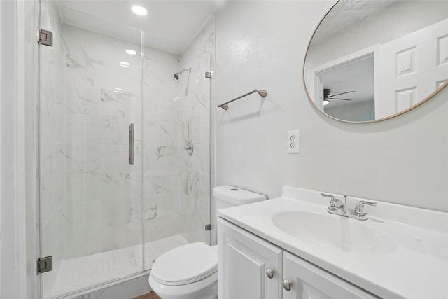 2221 Pennington Drive, Arlington, TX 76014
