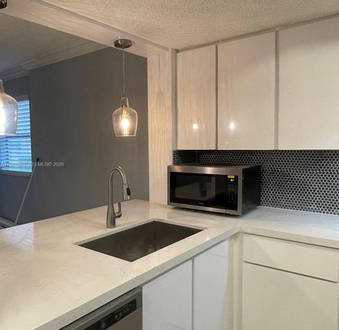 5200 NW 31st Ave 165 J, Fort Lauderdale, FL 33309