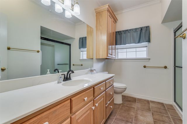 120 Modoc Trail, Lake Kiowa, TX 76240