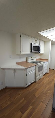 642 Lakeview Circle SE, Rio Rancho, NM 87124