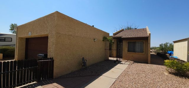642 Lakeview Circle SE, Rio Rancho, NM 87124