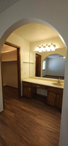 642 Lakeview Circle SE, Rio Rancho, NM 87124