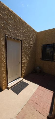 642 Lakeview Circle SE, Rio Rancho, NM 87124