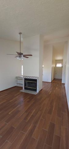 642 Lakeview Circle SE, Rio Rancho, NM 87124