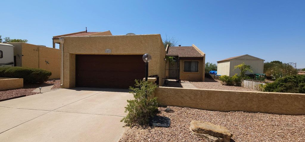 642 Lakeview Circle SE, Rio Rancho, NM 87124