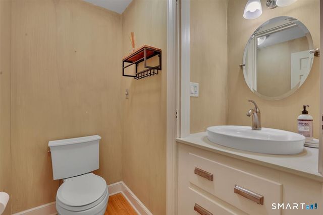 38 Knollwood Road, North Haven, CT 06473