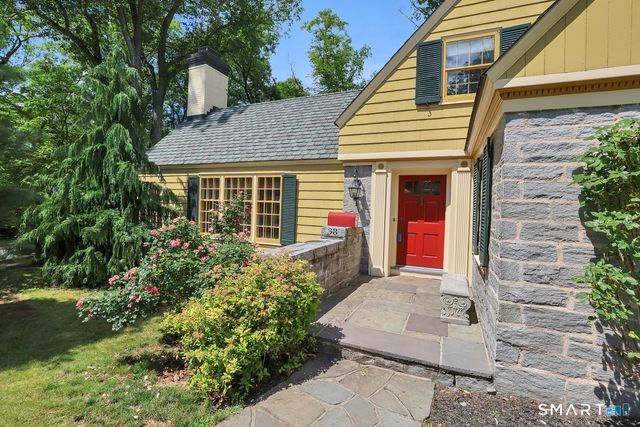 38 Knollwood Road, North Haven, CT 06473