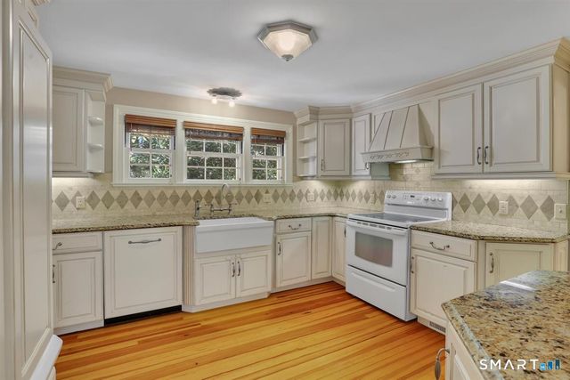 38 Knollwood Road, North Haven, CT 06473