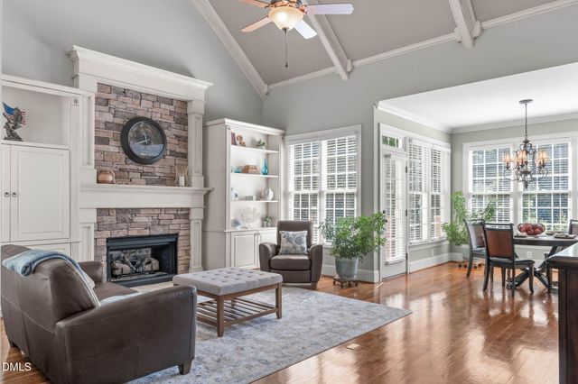 3717 Knollcreek Drive, Apex, NC 27539
