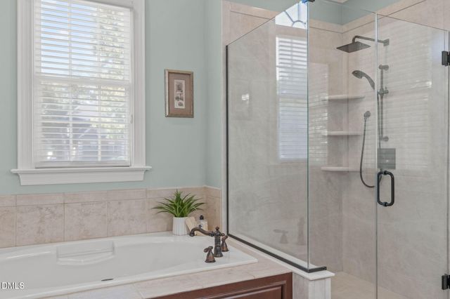 3717 Knollcreek Drive, Apex, NC 27539