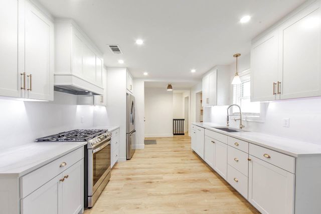 625 Douglas Dr, Houma, LA 70364