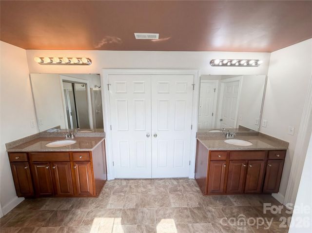 12914 Cleopatra Drive, Charlotte, NC 28213