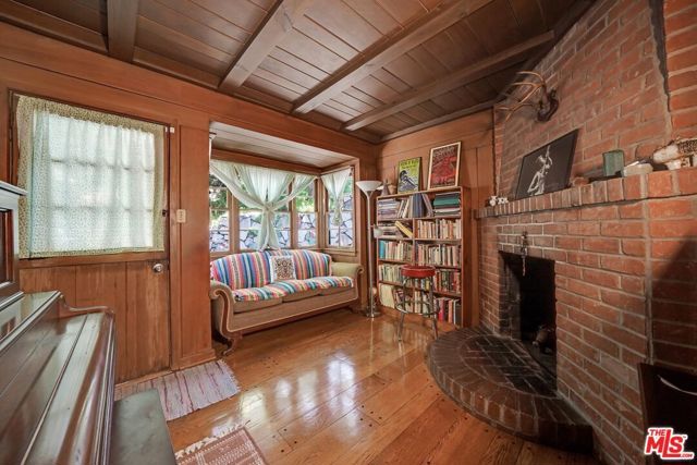 7503 Willow Glen Road, Los Angeles, CA 90046