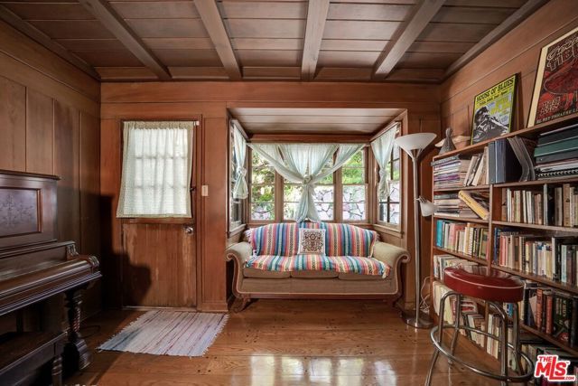 7503 Willow Glen Road, Los Angeles, CA 90046