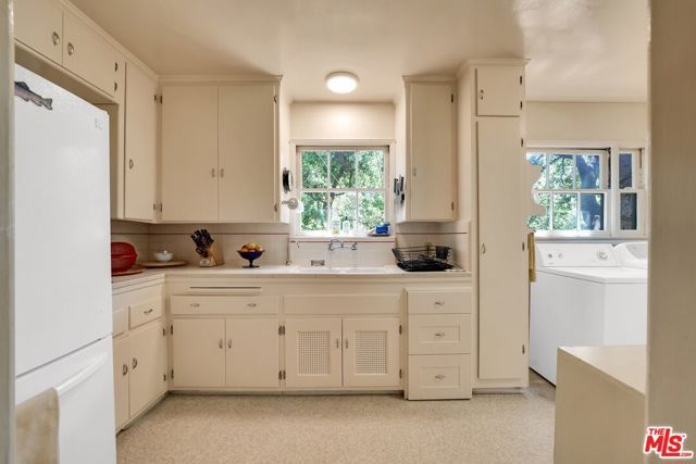 7503 Willow Glen Road, Los Angeles, CA 90046