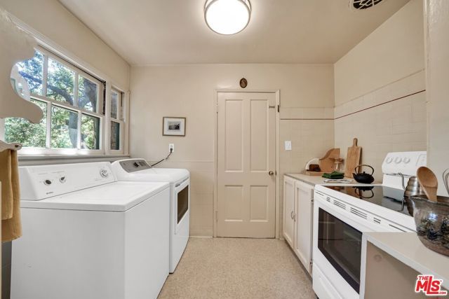 7503 Willow Glen Road, Los Angeles, CA 90046