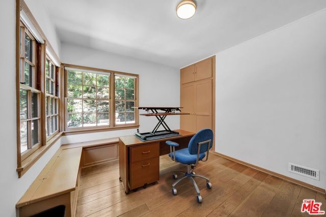 7503 Willow Glen Road, Los Angeles, CA 90046