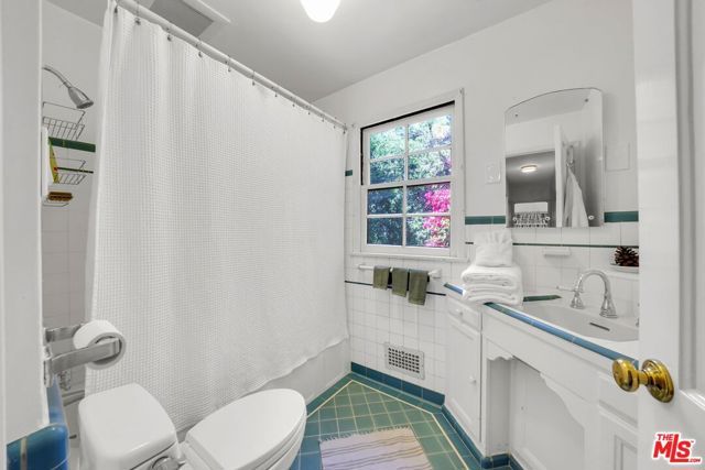 7503 Willow Glen Road, Los Angeles, CA 90046