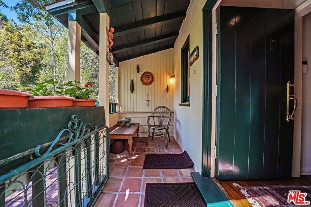 7503 Willow Glen Road, Los Angeles, CA 90046