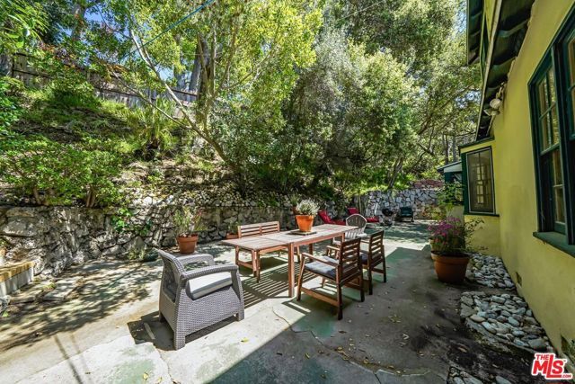 7503 Willow Glen Road, Los Angeles, CA 90046