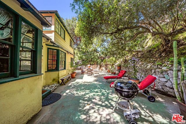 7503 Willow Glen Road, Los Angeles, CA 90046