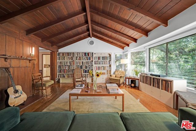 7503 Willow Glen Road, Los Angeles, CA 90046