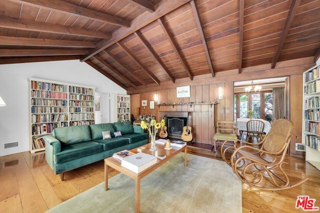 7503 Willow Glen Road, Los Angeles, CA 90046