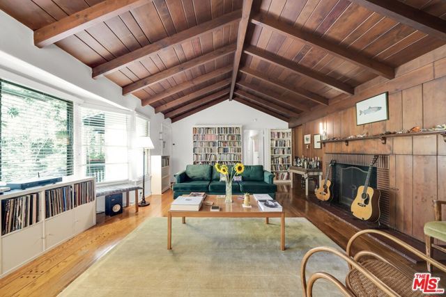 7503 Willow Glen Road, Los Angeles, CA 90046