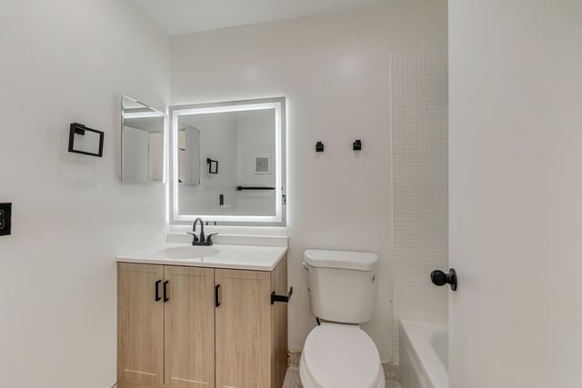 560 Capri, Delray Beach, FL 33484