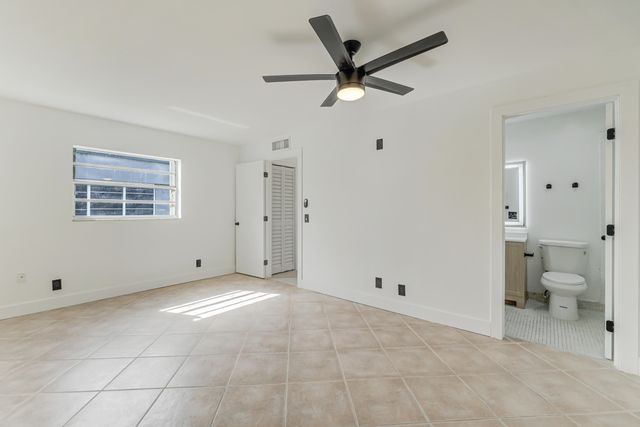 560 Capri, Delray Beach, FL 33484