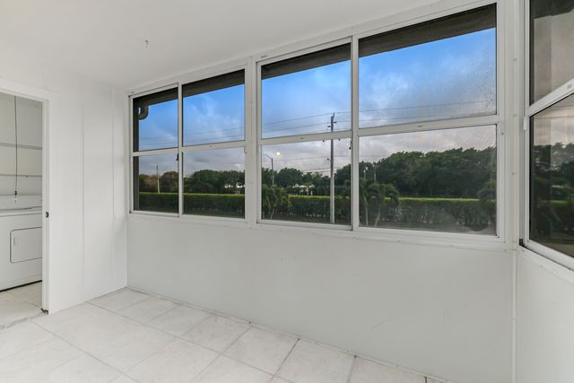 560 Capri, Delray Beach, FL 33484