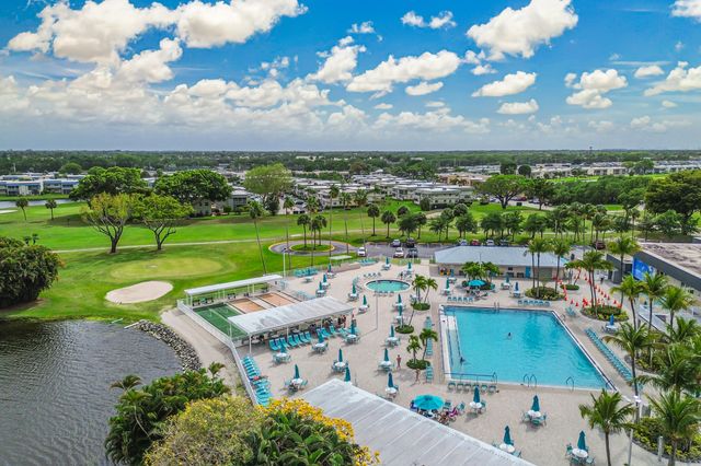 560 Capri, Delray Beach, FL 33484