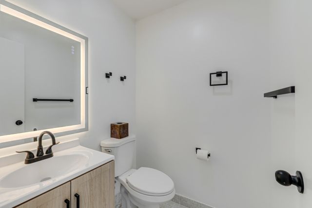 560 Capri, Delray Beach, FL 33484