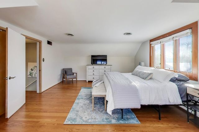 1015 FRANCES Parkway, Park Ridge, IL 60068