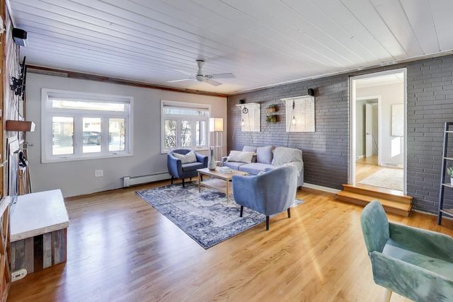 1015 FRANCES Parkway, Park Ridge, IL 60068