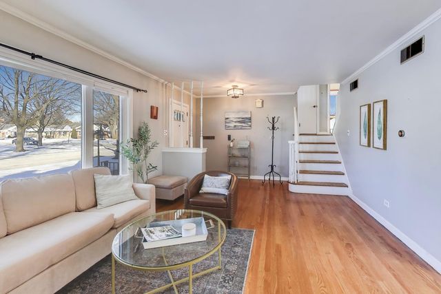 1015 FRANCES Parkway, Park Ridge, IL 60068