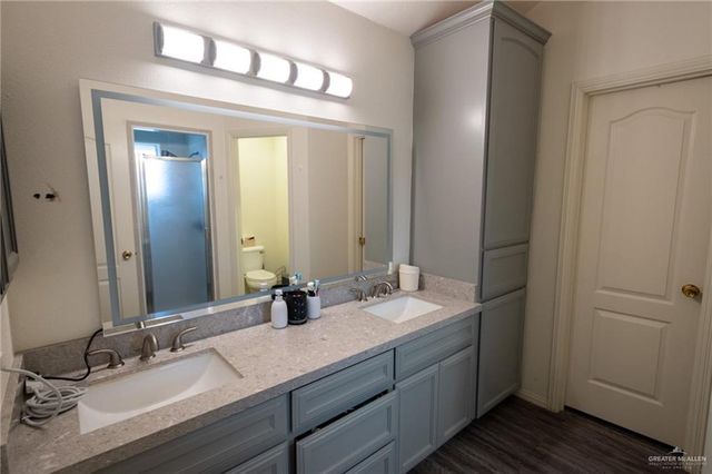 858 Quail Hollow Drive, Weslaco, TX 78596