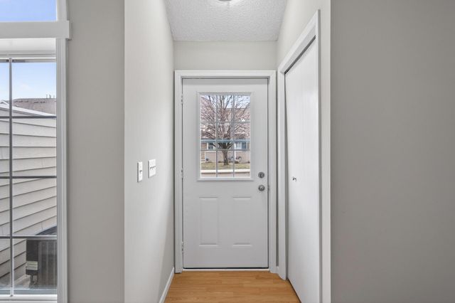 995 106th Lane NW 45, Coon Rapids, MN 55433