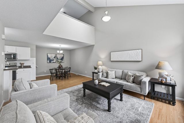 995 106th Lane NW 45, Coon Rapids, MN 55433