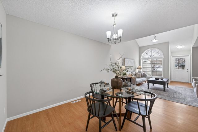 995 106th Lane NW 45, Coon Rapids, MN 55433