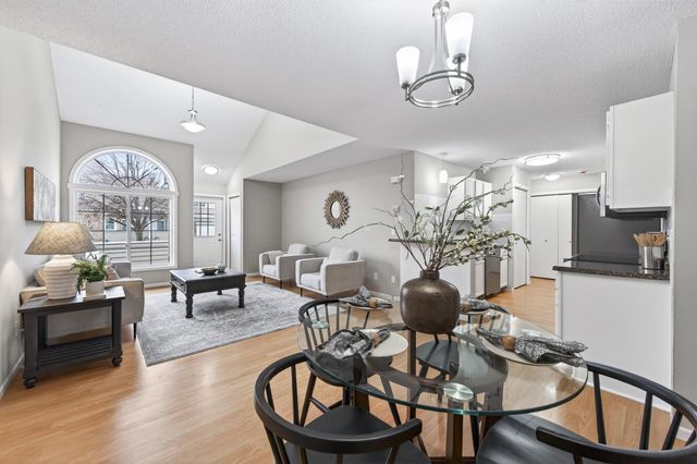 995 106th Lane NW 45, Coon Rapids, MN 55433